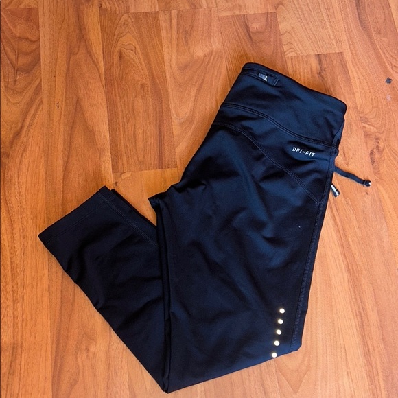 Nike Black Leggings High-Performance Activewear - Picture 7 of 9